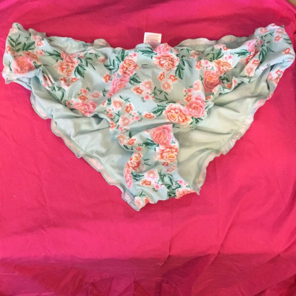Xhilatation swimsuit bottoms plus hipster Size 20W—22W